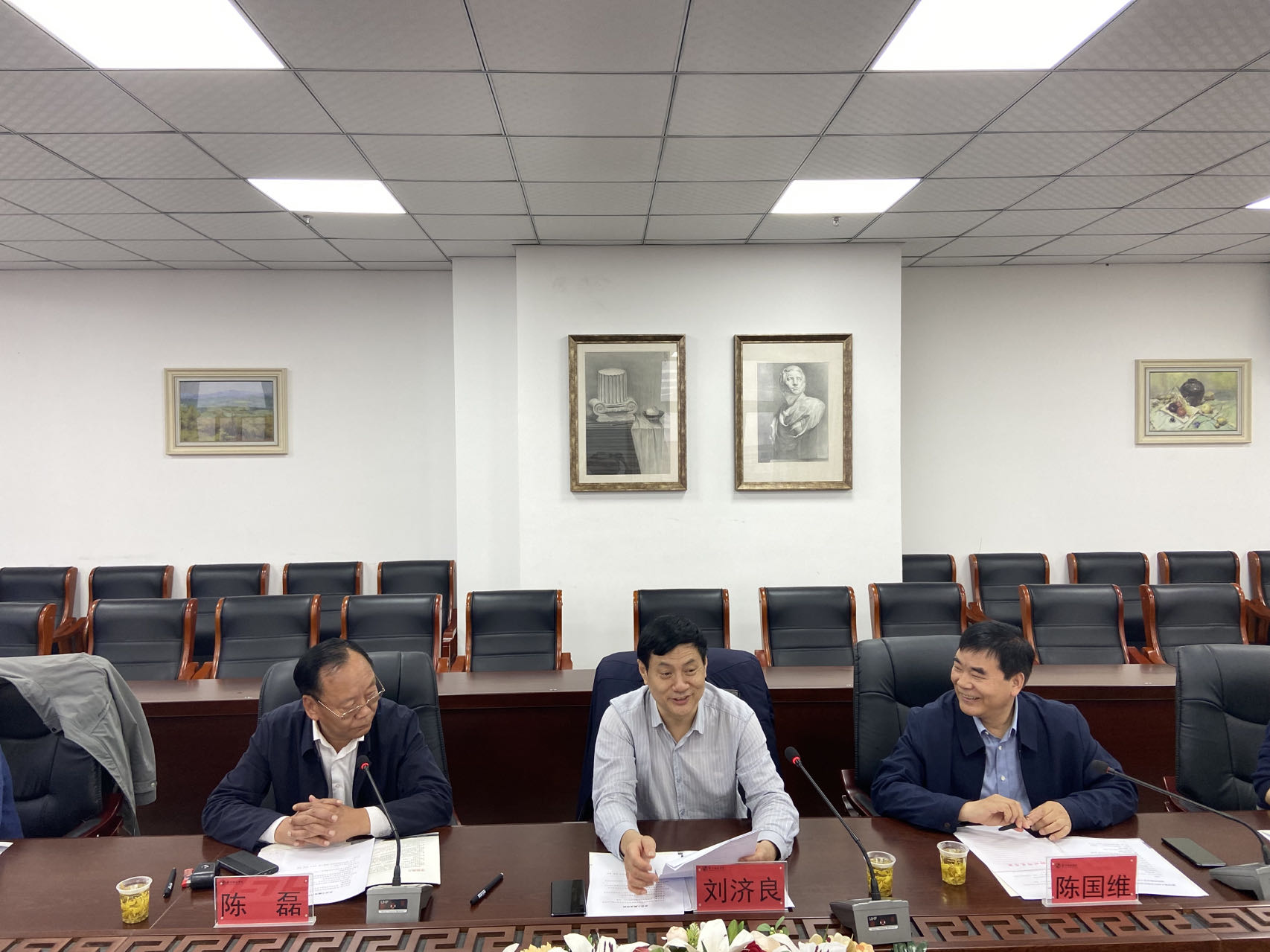 图片4.png 图片4.png