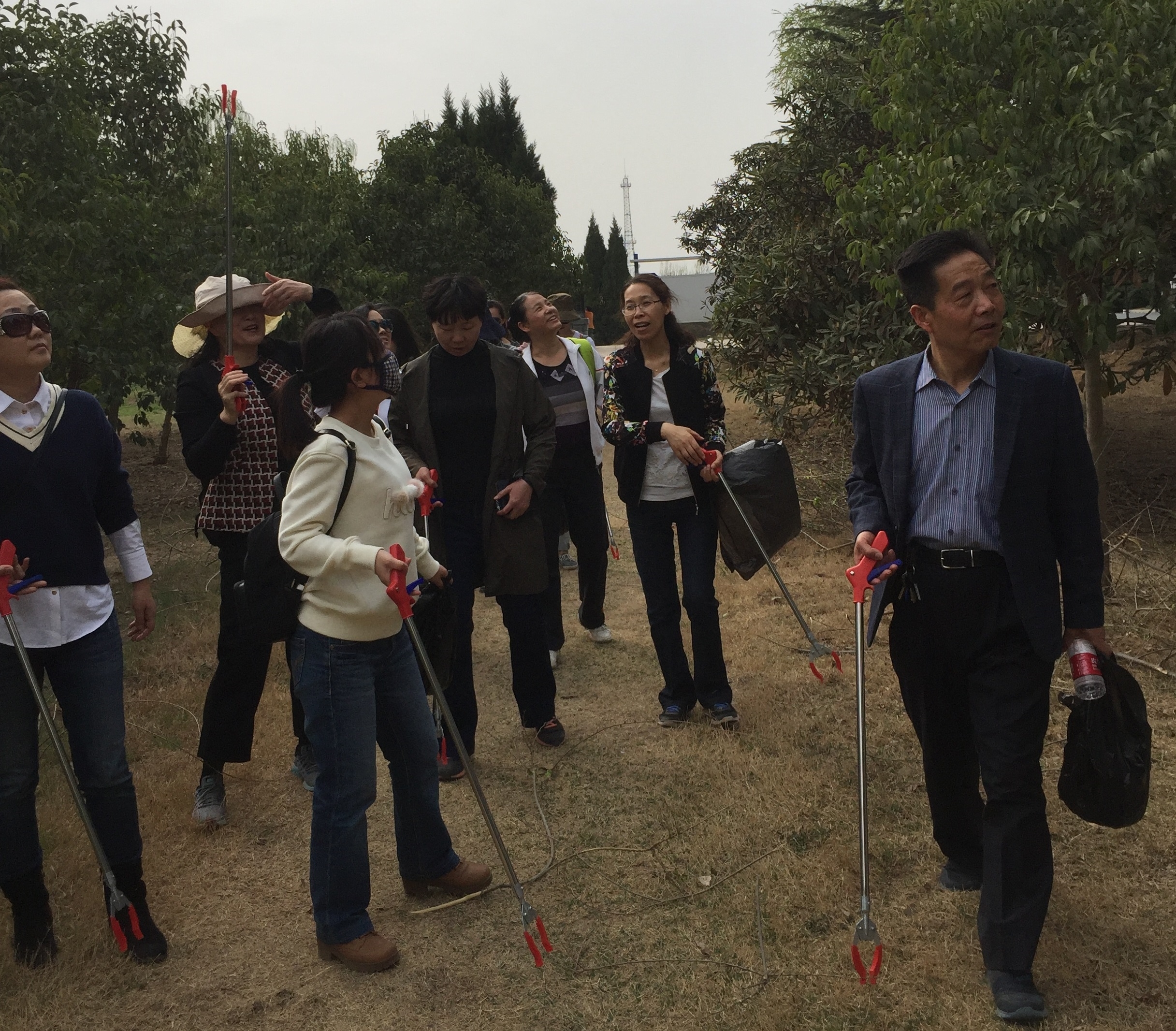 黄河滩志愿者服务照片2.jpg 黄河滩志愿者服务照片2.jpg