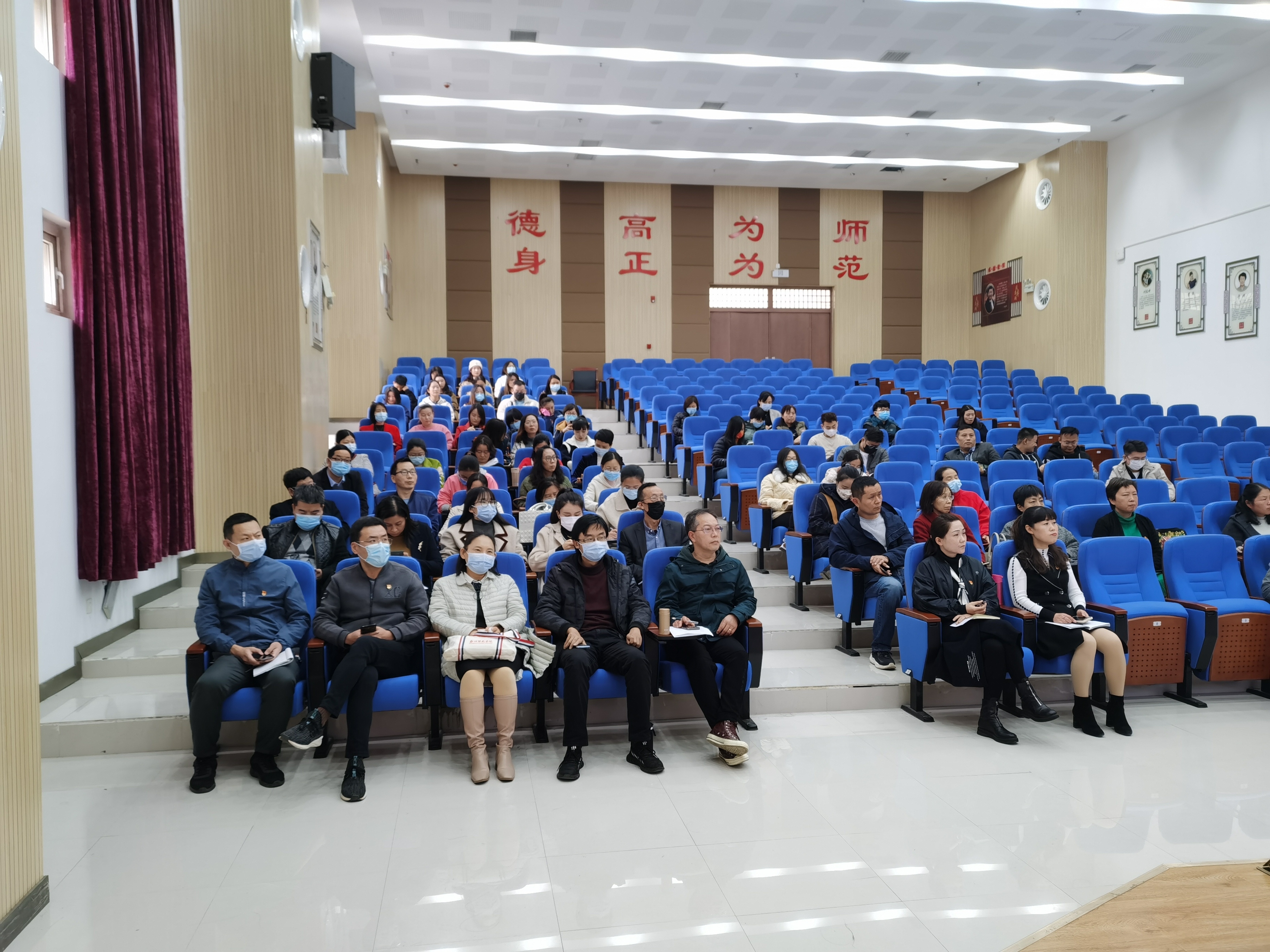 党史教育宣讲照片4.jpg 党史教育宣讲照片4.jpg